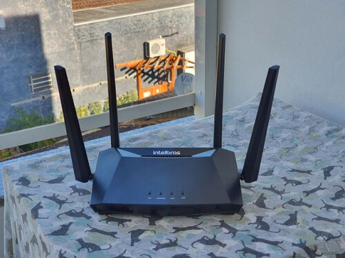 Imagem de teste do roteador wi-fi Intelbras Action RG 1200