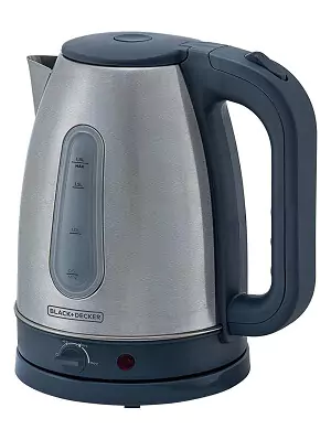 Chaleira elétrica Black Decker K2200 com corpo de inox, formato oval e mostrador de nível de água transparente ao centro